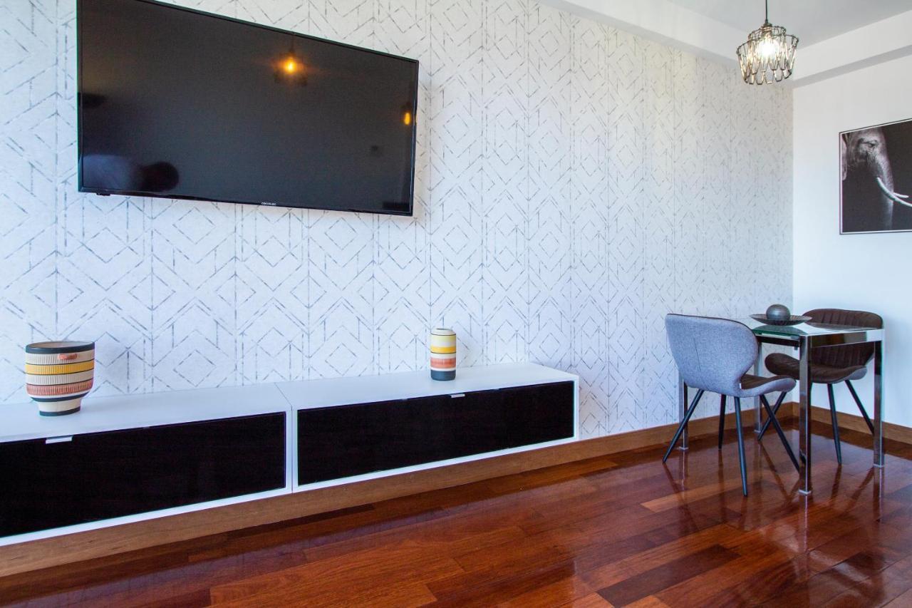 Apartamentos Castilla Luz Business มาดริด ภายนอก รูปภาพ